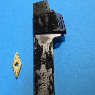 COMBO 1 MẢNH DAO TIỆN VNMG160408 VÀ 1 CÁN DAO 20 PHẢI