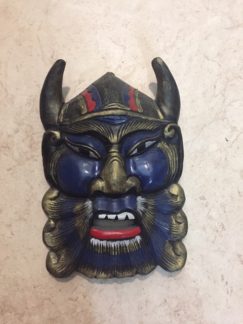 Mặt nạ gỗ trang trí treo tường