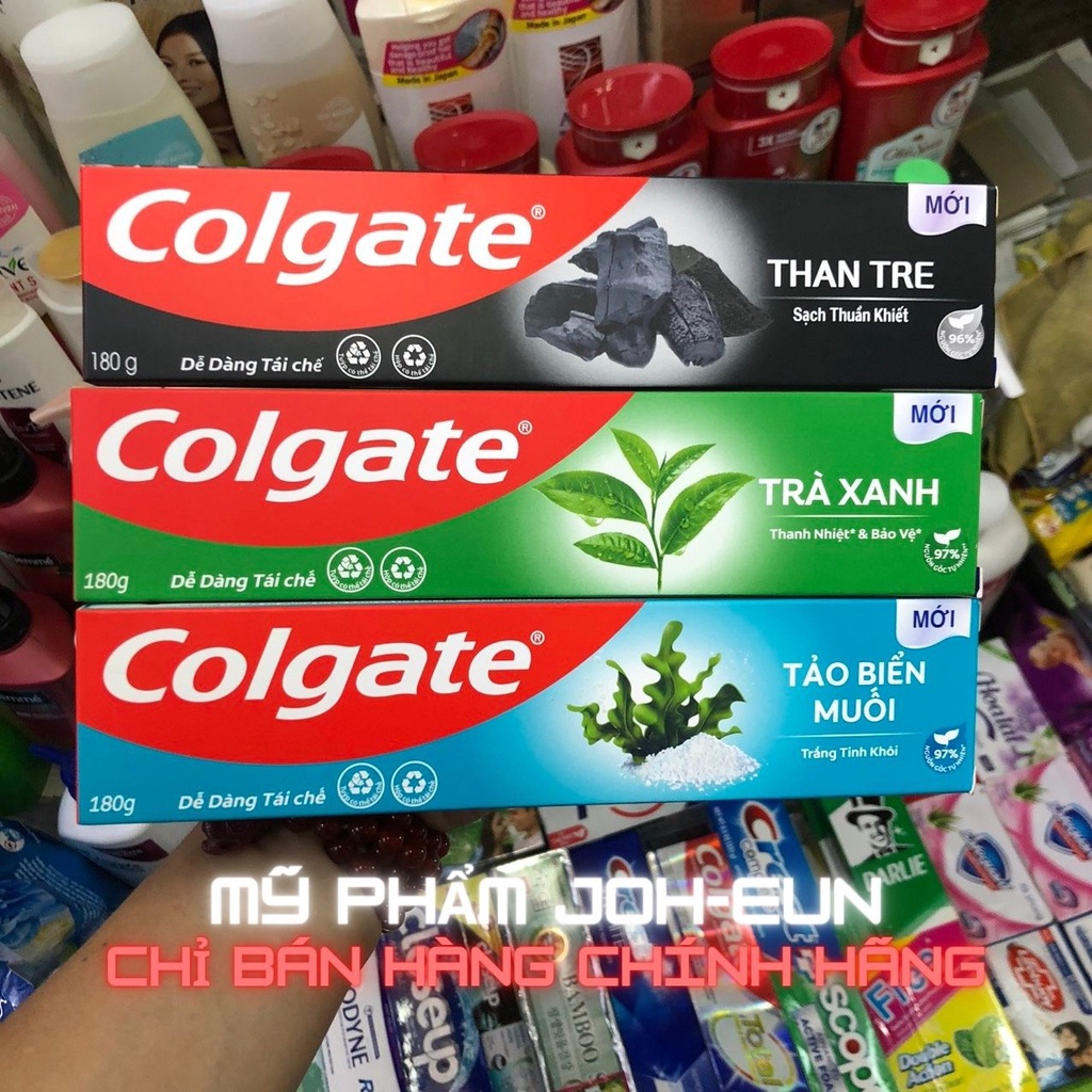 Kem đánh răng Colgate thiên nhiên làm trắng tinh khôi từ Tảo biển/ Than tre Hàn Quốc/Trà xanh 180gr