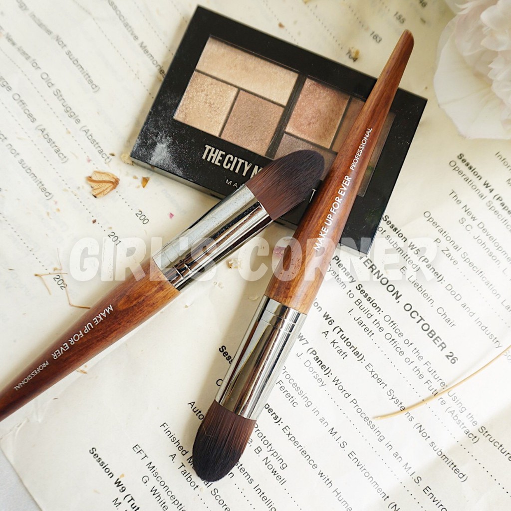 Cọ che khuyết điểm Make Up For Ever 100