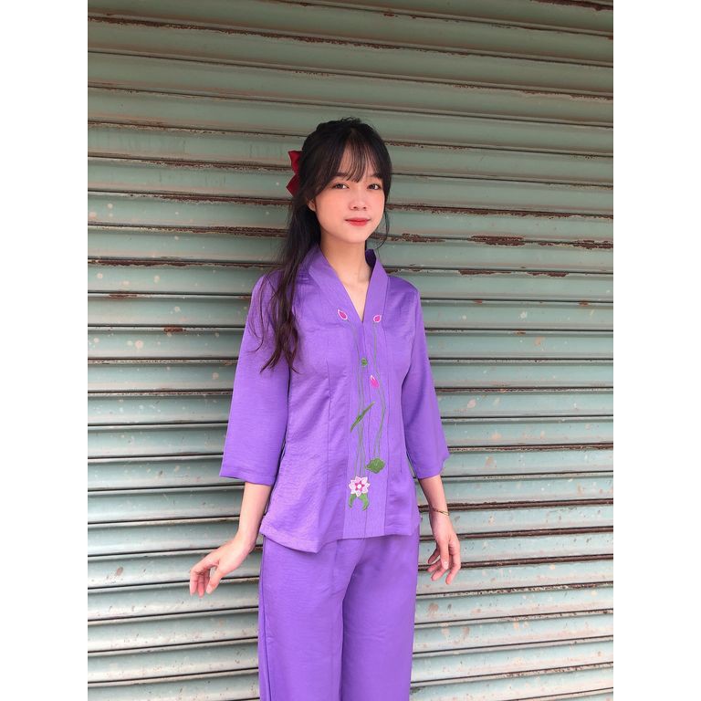 Đồ lam đi chùa mẫu lụa thêu sen