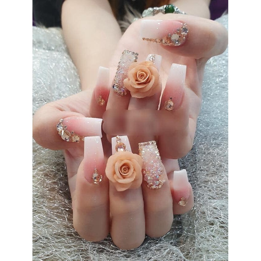 Đá rắc Swarovski siêu sáng ,siêu sang chảnh cho bộ nail