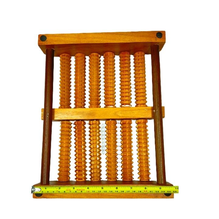 Bàn lăn gỗ massage chân 6 hàng 31x24x6cm - giúp lưu thông máu thiết kế đơn giản, tiện lợi sử dụng.