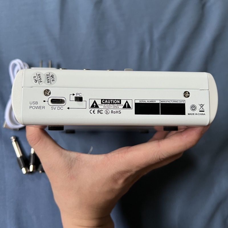 Bàn trộn âm thanh mixer E4 bluetooth Mixer âm thanh cao cấp E4