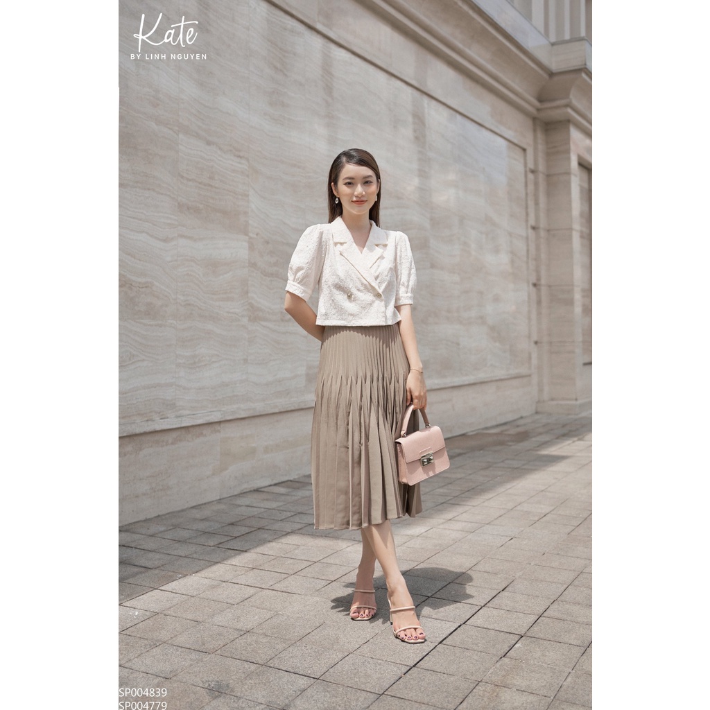Áo croptop tằm ép trắng kem 4839 chân váy xếp ly lá nâu 4779 thời trang thiết kế KATE By Linh Nguyen