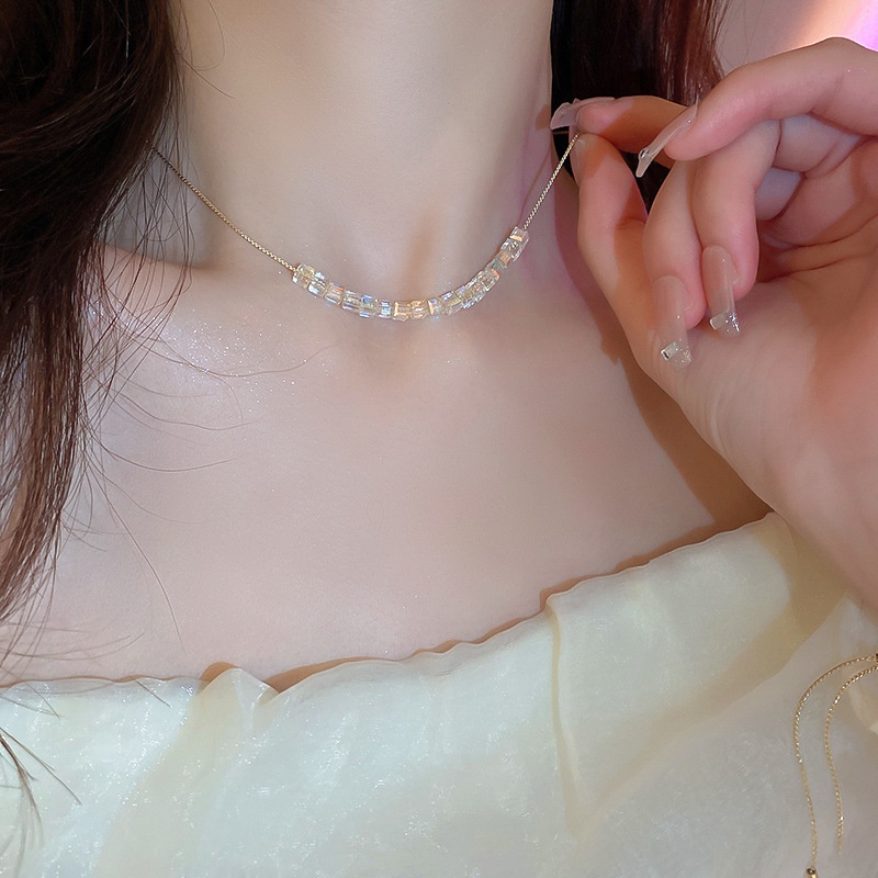 Vòng cổ Mặt Vuông Pha Lê Nhẹ Nhiều Màu Thời Trang Nhật Hàn Dành Cho Nữ