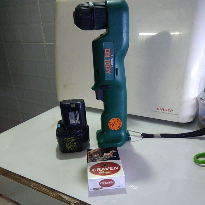 khoan góc pin hitachi