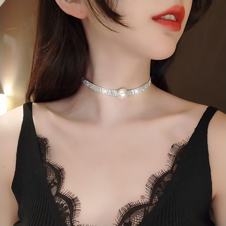 Dây chuyền choker nữ đính ngọc sang trọng diện váy đầm