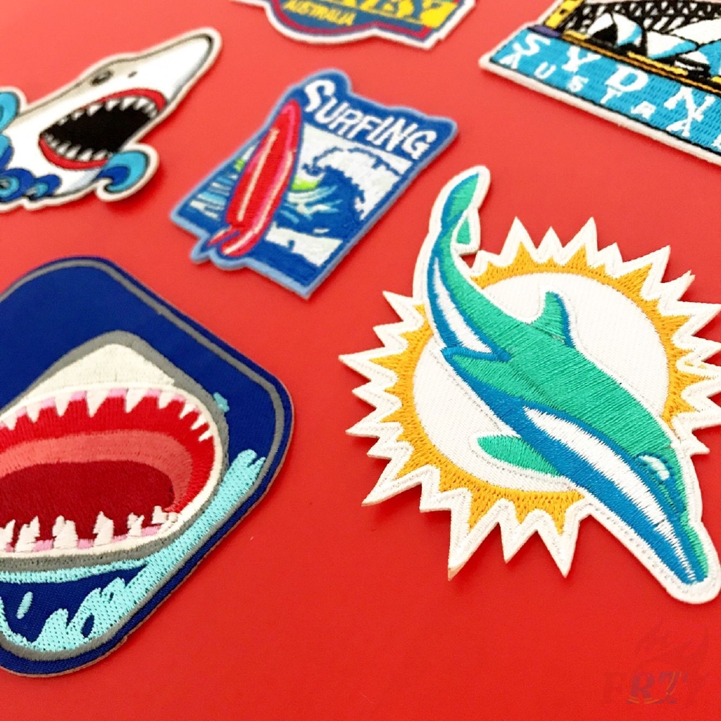 Miếng vá trang trí dạng ủi/thêu hình cá mập nhiều màu