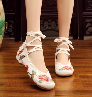 Giày vải thêu hoa dây buộc ( hàng oder ko có sẵn)