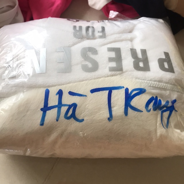 Trả  khách đồ em bé