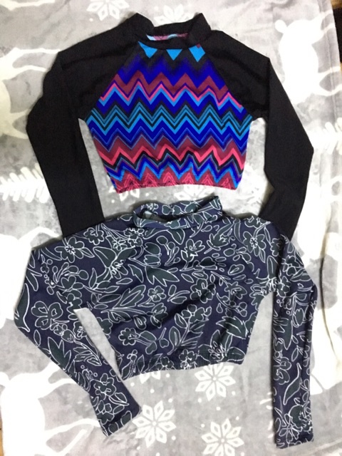 Áo bơi hoặc tập luyện