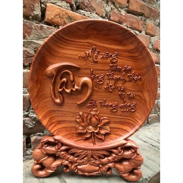 Đĩa phong thuỷ khắc chữ làm từ gỗ hương trang trí nội thất , công ty , cửa hàng . Tâm , Đức , Nhẫn , Hiếu , Cha mẹ
