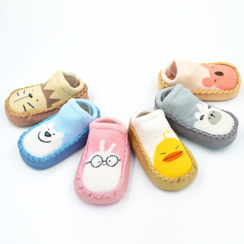 Đôi vớ họa tiết hoạt hình cho bé trai và bé gái nhiều màu tiện lợi