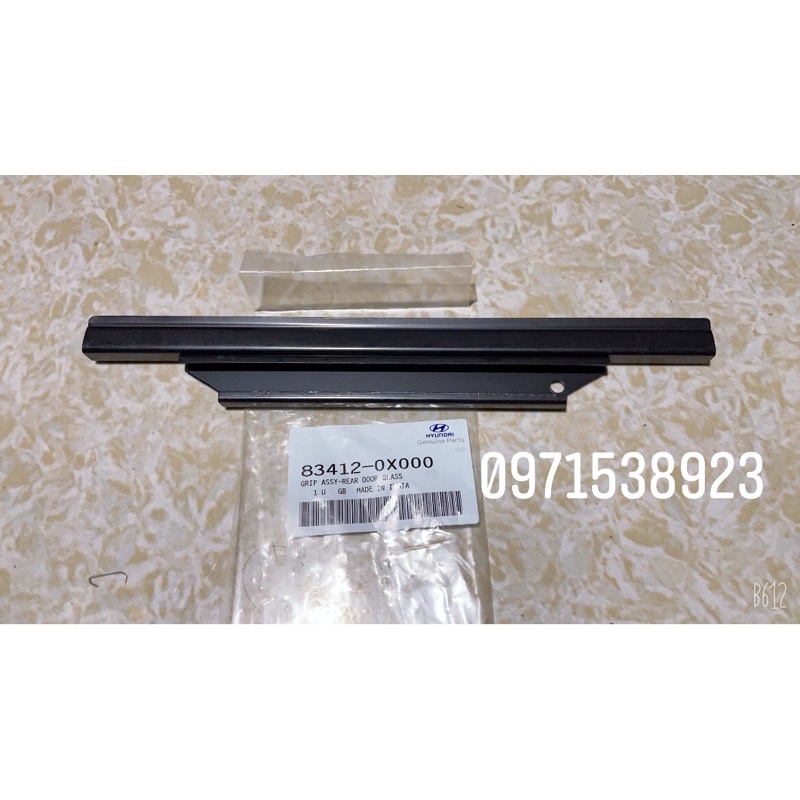 Thanh đỡ  kính sau KIA MORNING HYUNDAI I10 GETZ xịn chính hãng 83412-0X000