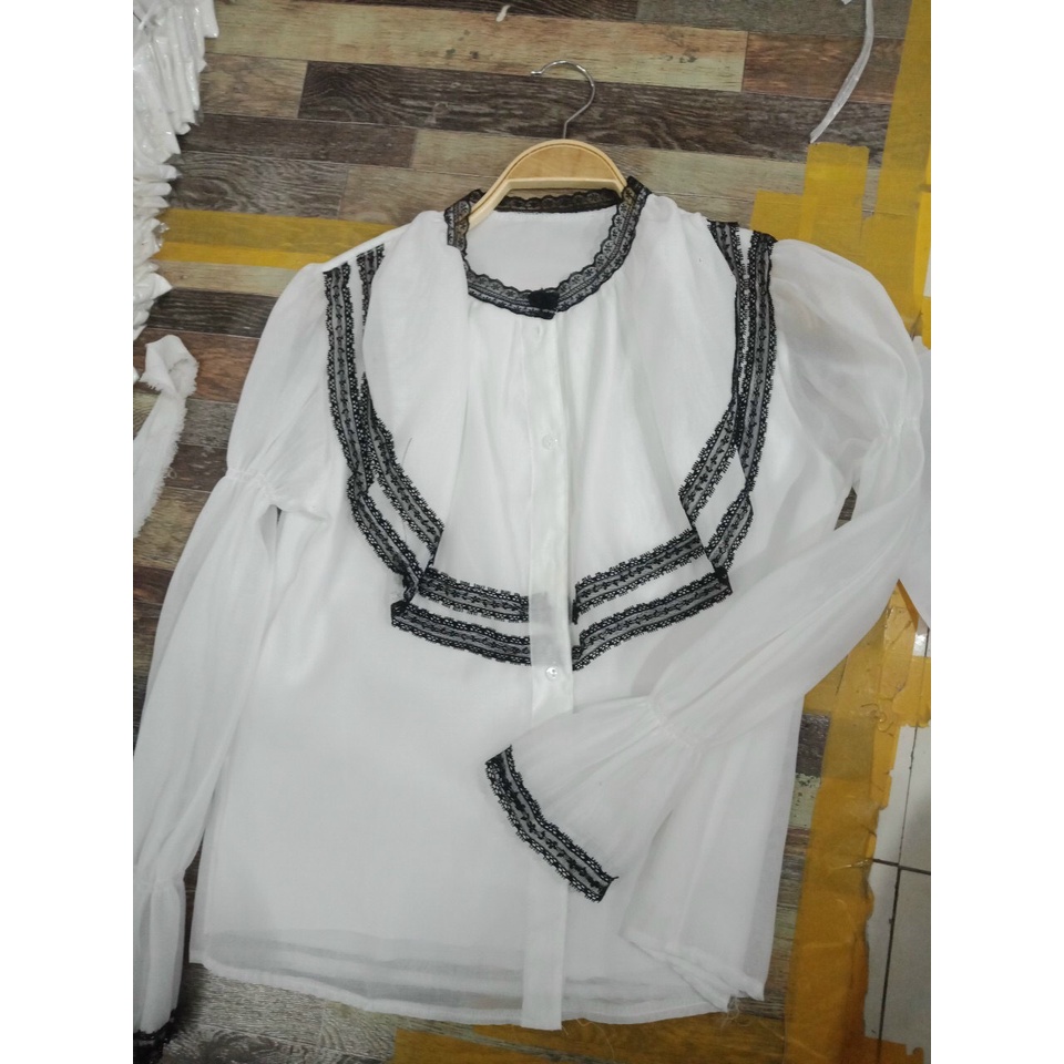 Áo sơ mi nữ pha ren tay loe phong cách tiểu thư