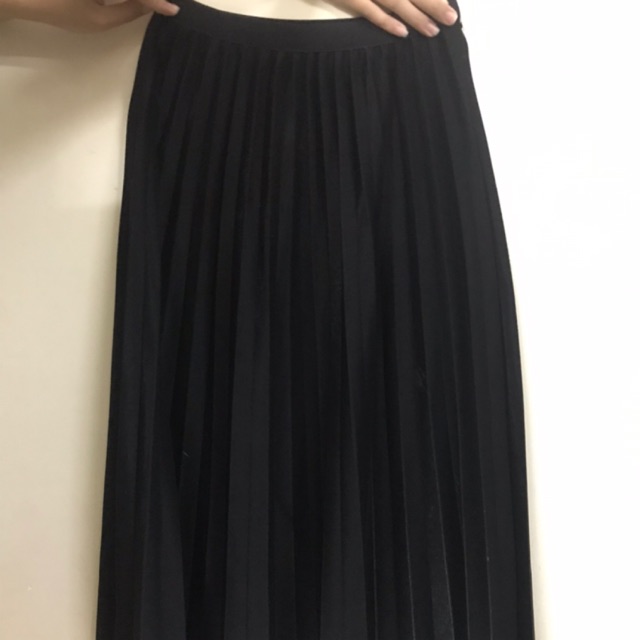 Chân váy xếp ly dài