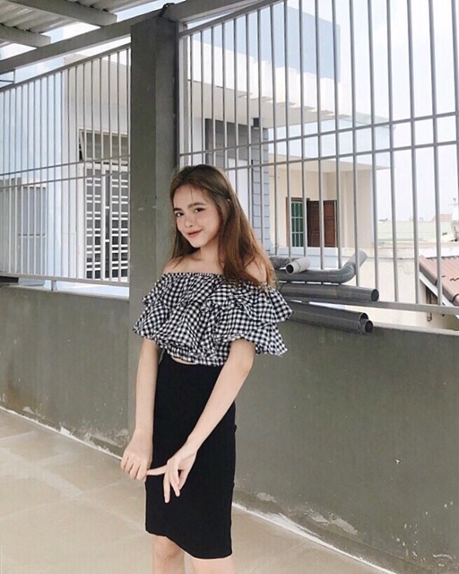 Áo croptop bẹt vai 2 tầng trễ vai trắng caro ( hình thật mẫu shop chụp) | WebRaoVat - webraovat.net.vn