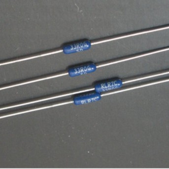 Điện trở cắm 0.25W 33R màu xanh