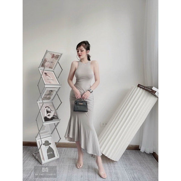 Váy cổ yếm đuôi cá