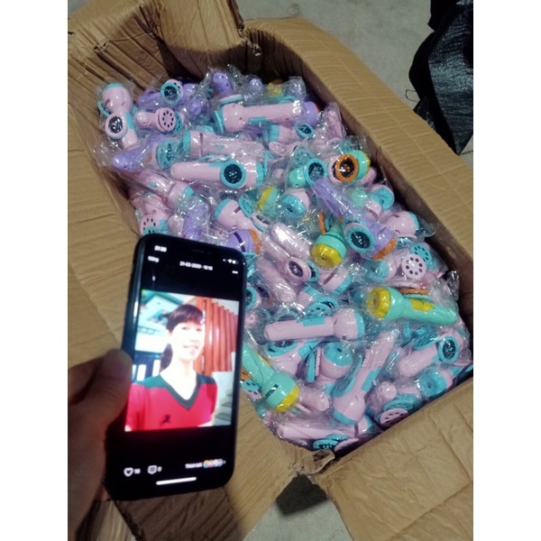 ĐÈN CHIẾU HOẠT HÌNH CHO BÉ GỒM 24 HÌNH KHÁC NHAU