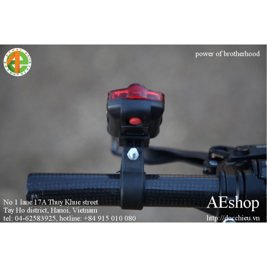 Đèn hậu xe đạp vuông cánh bướm 5 led 7 chế độ sáng