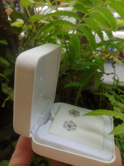 Bông tai Kim cương