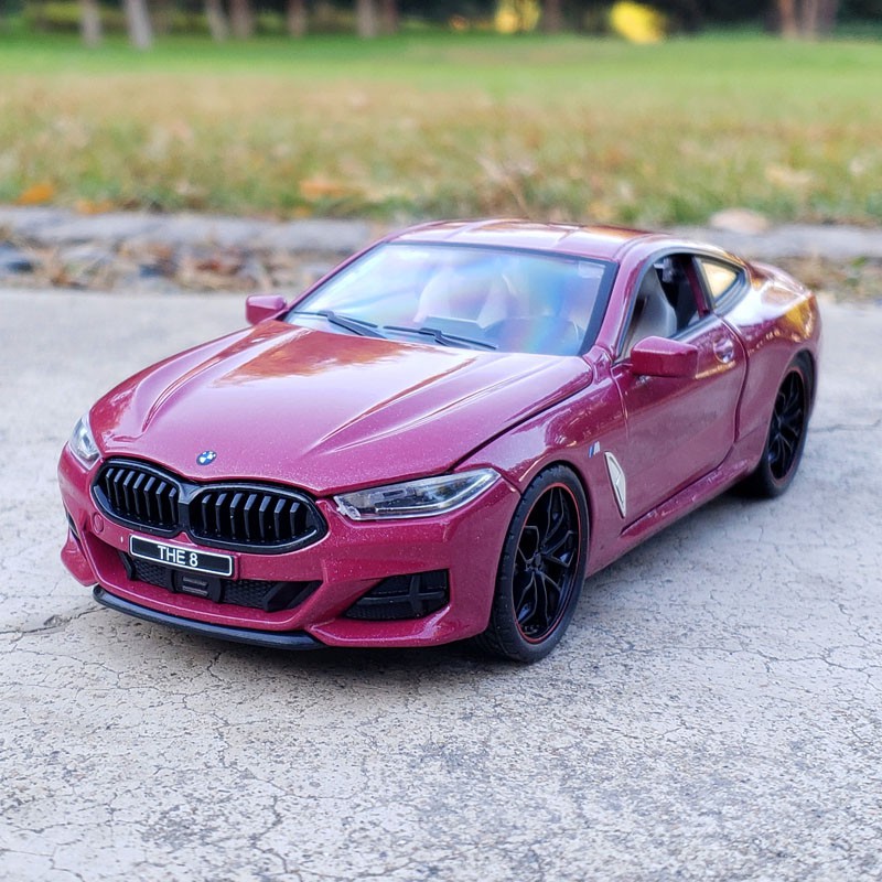 Mô hình xe BMW 840i 1:24 XLG