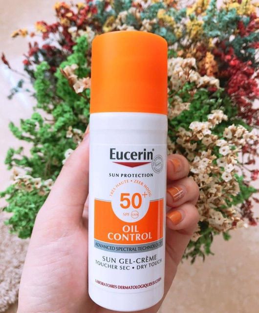 Kem Chống nắng SPF 50+ danh cho da mụn, bị mụn trứng cá Eucerin Sun Gel-Creme oil control Dry Touch SPF50+