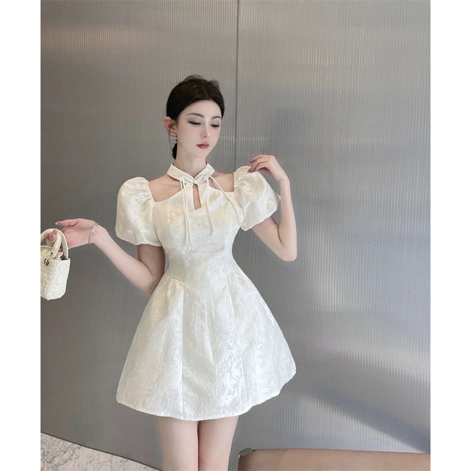 ĐẦM GẤM CỔ YẾM GIỌT NƯỚC KHOÉT VAI RỚT TAY PHỒNG