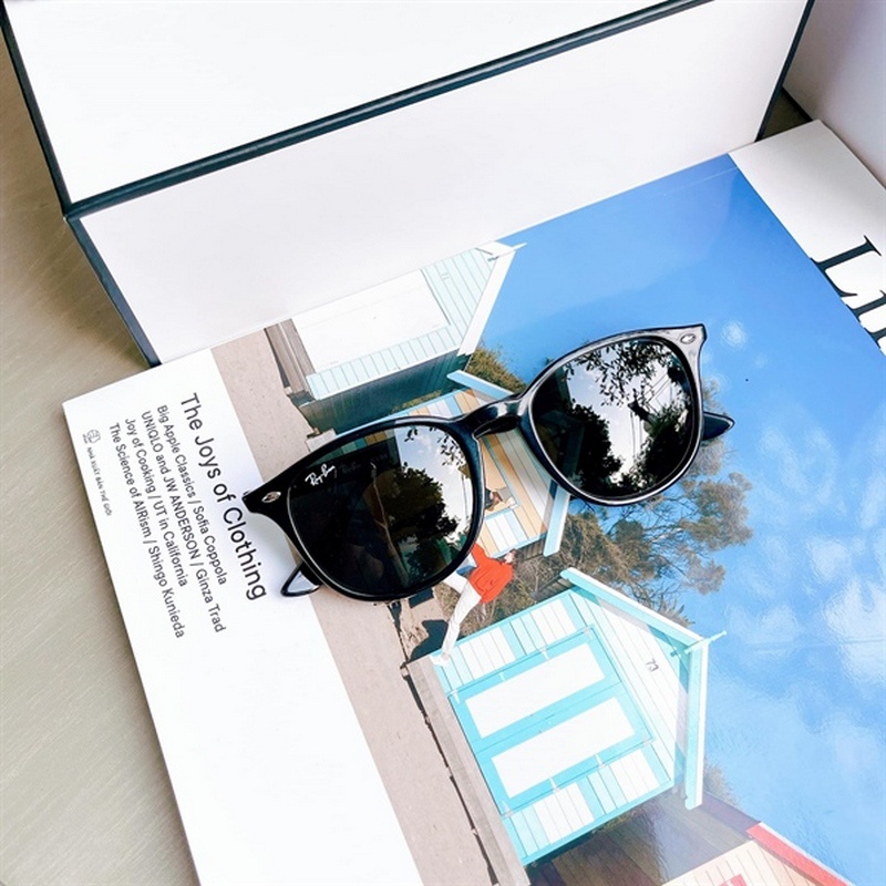 Kính Mát Ray-ban RB4259 601/71  viền đen mắt xanh đen 601/71