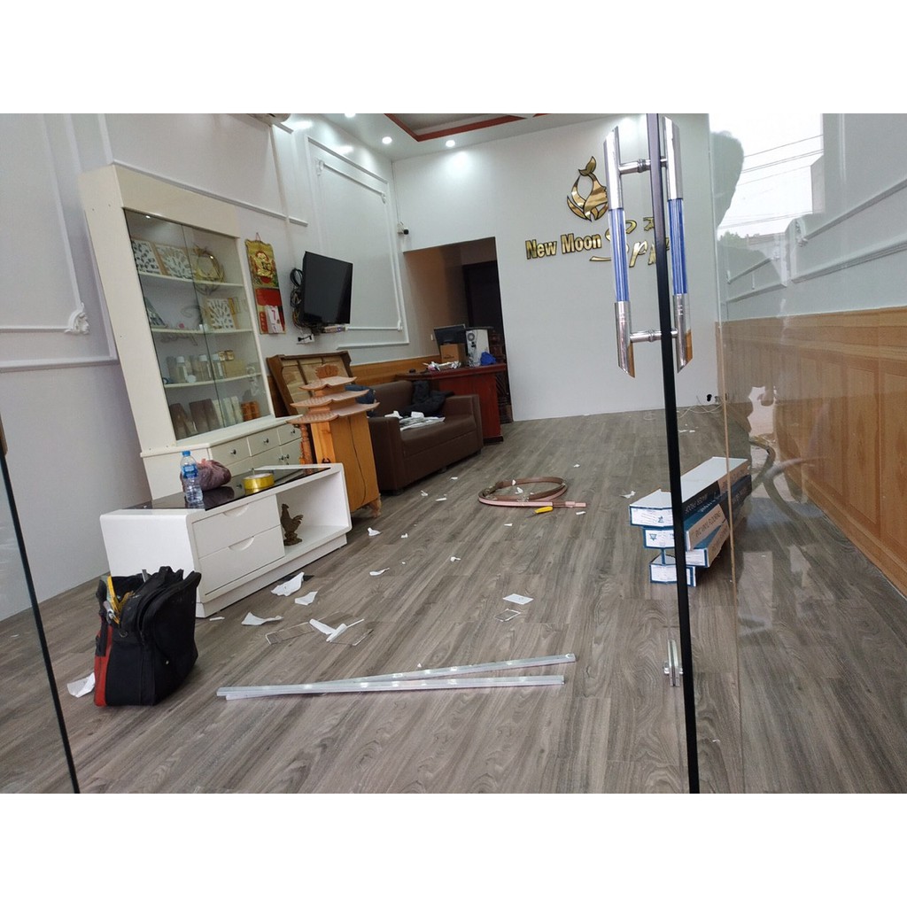 Siêu Rẻ_Miếng Dán Sàn Nhựa Vân Gỗ Siêu Đẹp- Sẵn Keo Dính