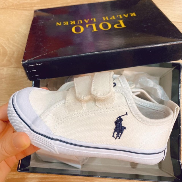 Giày polo trắng