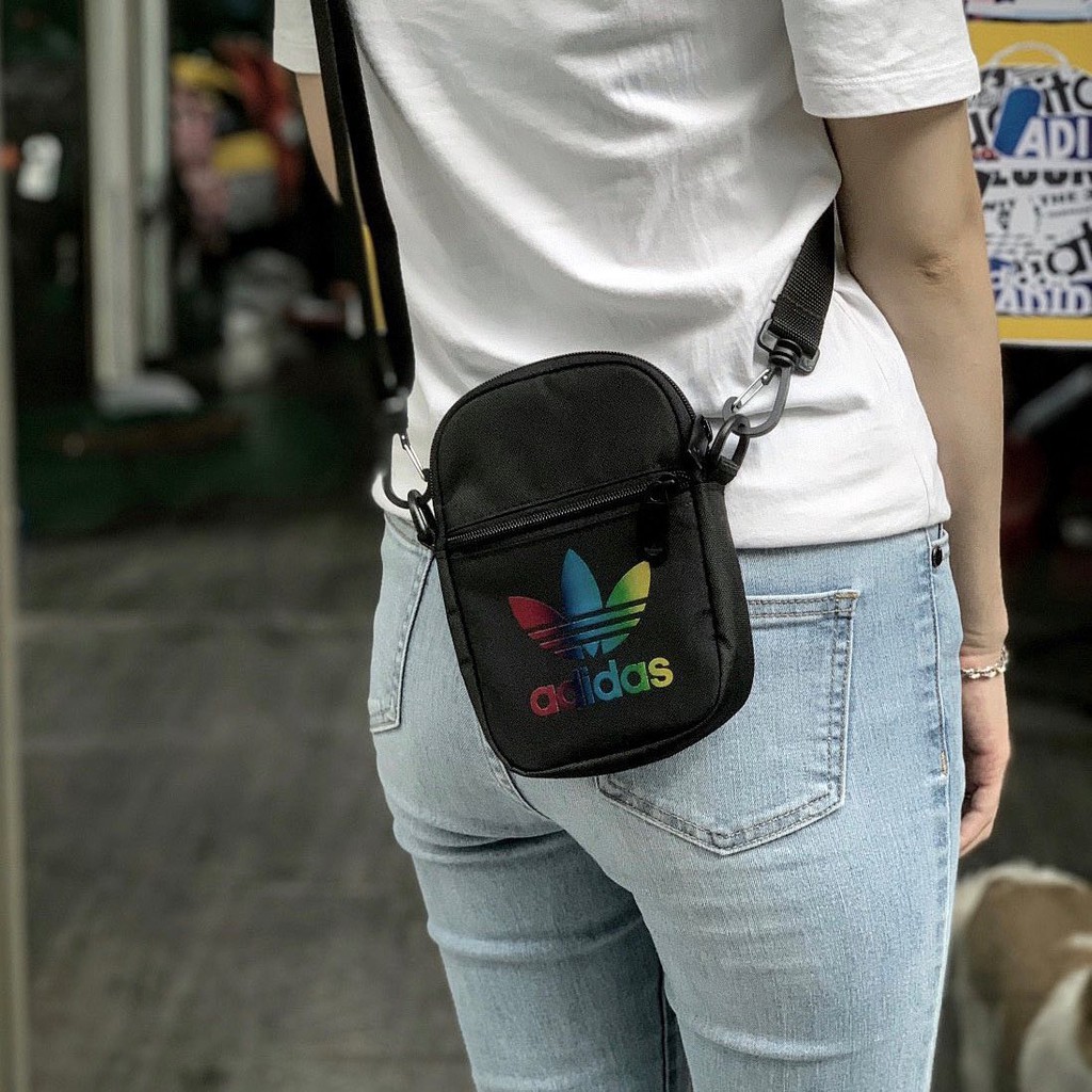 Túi đeo chéo mini Das Festival 3D Multi Color Simple Bag Unisex Ss20 GQ3292 - Mẫu mới nhất Ful Tag Code