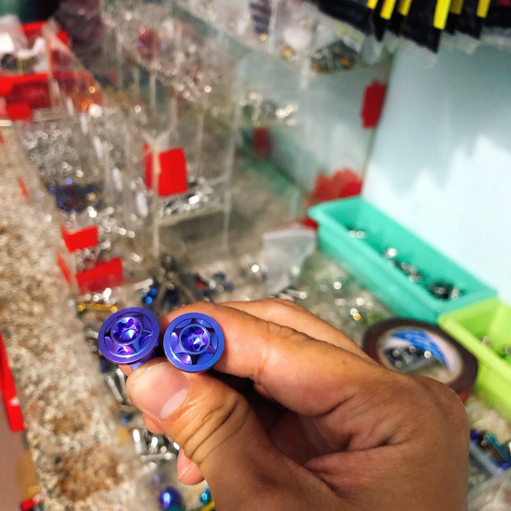 Ốc 8li2.5p gr5 salaya nhé anh em ơi đủ màu nhé anh em ơi