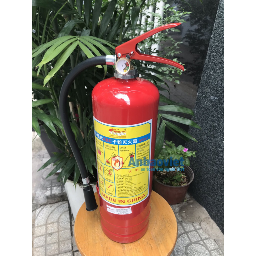 Bình chữa cháy chuyên dùng cho cửa hàng, quán ăn, văn phòng, nhà ở - bột ABC 4kg. Model: MFZL4