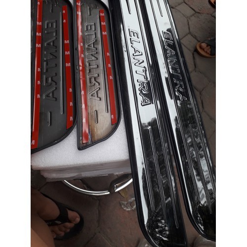 Bộ 8 ốp bậc trong ngoài elantra 2016 đến 2021 mẫu titan