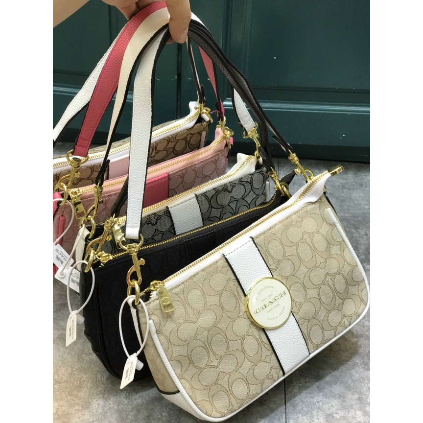 Túi kẹp nách 𝘊𝘰𝘢𝘤𝘩 phối chữ size 23 cm