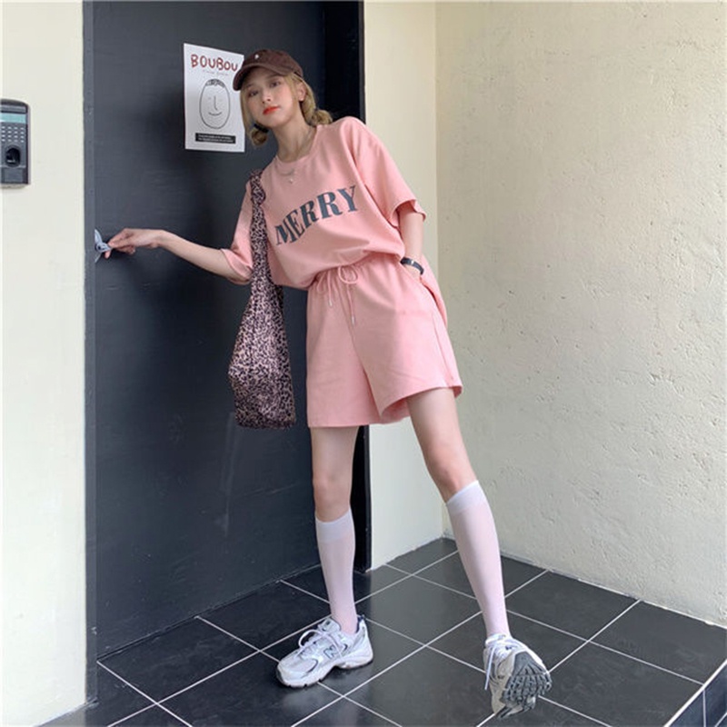 Bộ đồ thể thao IELGY thiết kế thời trang cá tính dành cho nữ