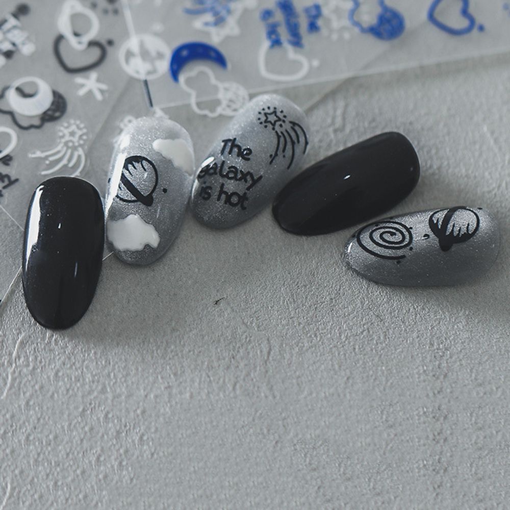 [Hàng mới về] Sticker Dán Trang Trí Móng Tay Hình Trăng Sao Màu Trắng Đen Dễ Thương