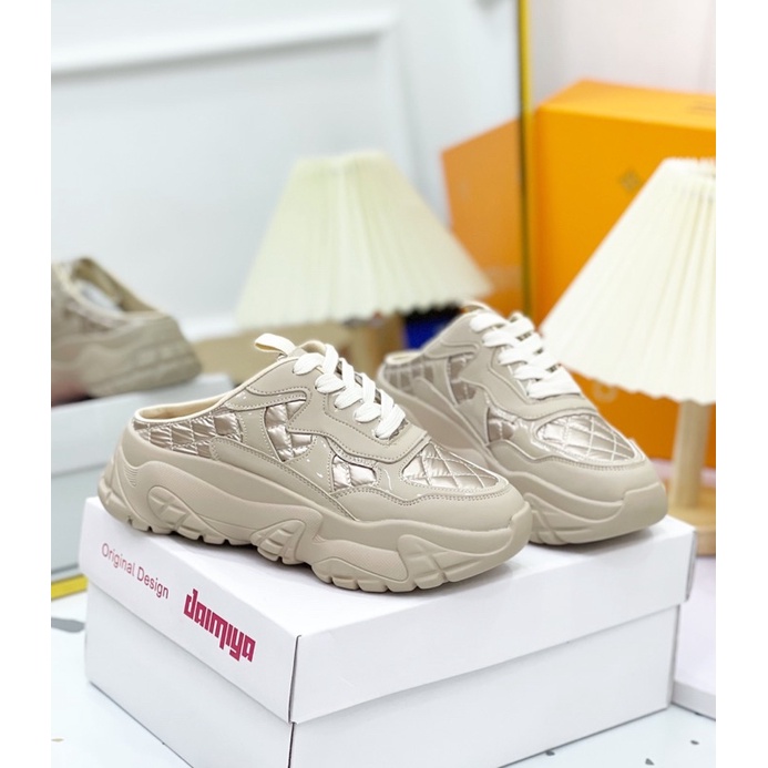 Sục thể thao độn đế trần trám