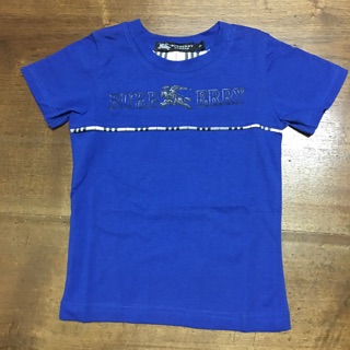 Áo thun Burberry cá tính