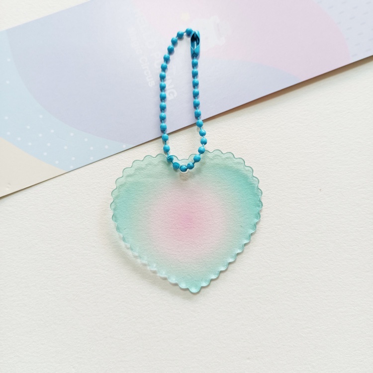 Dây chuyền acrylic cỏ bốn lá tình yêu gợn sóng