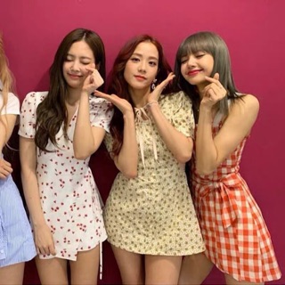 Váy hoa Black Pink
