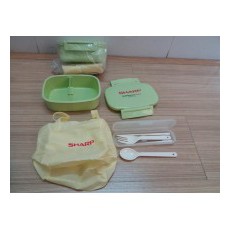 Hộp mang cơm nhựa Sharp tặng