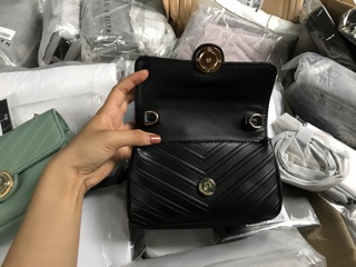 Túi LYN huy hiệu size 18 ( inbox shop chọn màu nhé)
