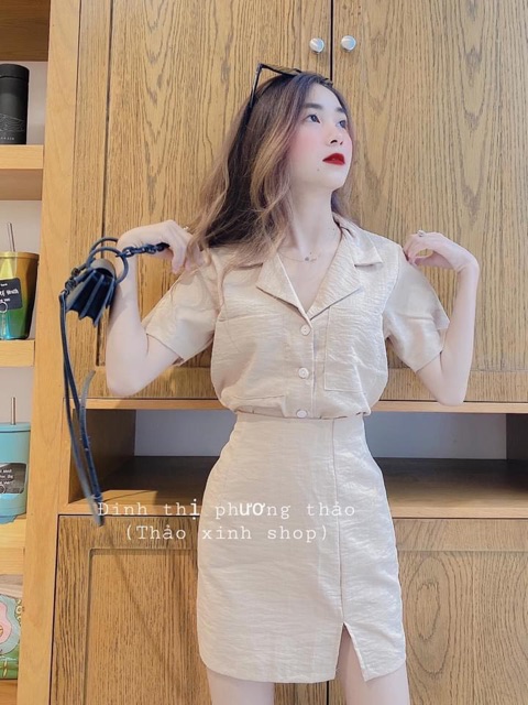 [Mã FAGREEN245 giảm 10% tối đa 30K đơn 99K] SET ÁO CỔ VEST KÈM QUẦN VÁY XẺ NUDE ĐEN | BigBuy360 - bigbuy360.vn