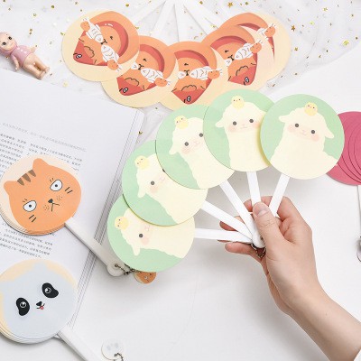 Quạt hoa quả động vật Q2 quạt gấp quạt nhựa cầm tay cầm tay quạt cute quạt có tag