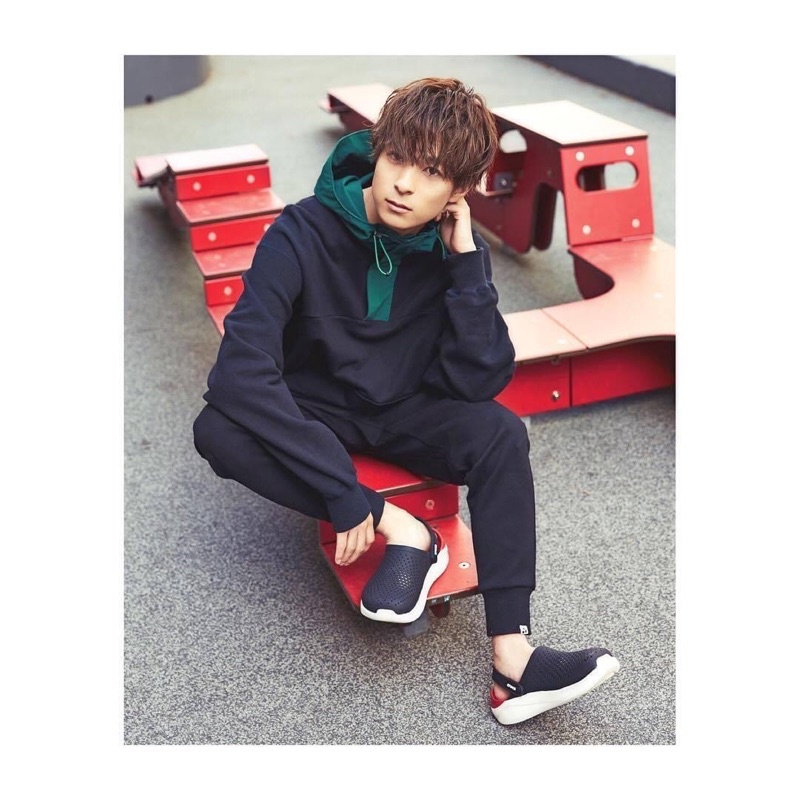 Dép Sục Cross Literide Nam Nữ Màu Đen Đỏ Hàng Chuẩn Full Tag, Full Hộp Hãng