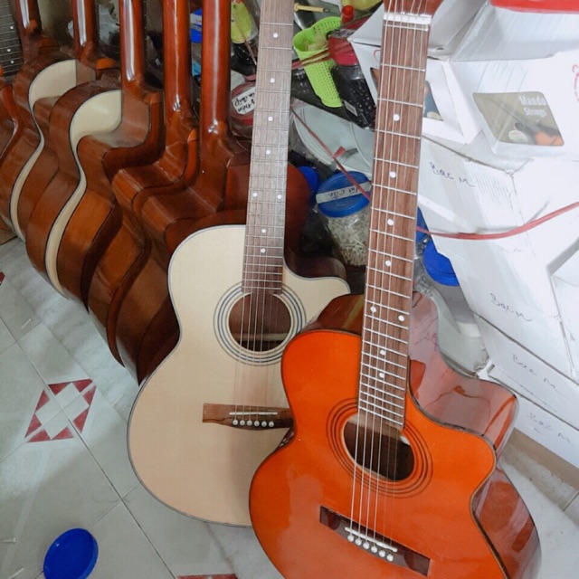 Đàn guitar Acoustic Gỗ Hồng Đào Lên Màu YAMAHA - mặt thông